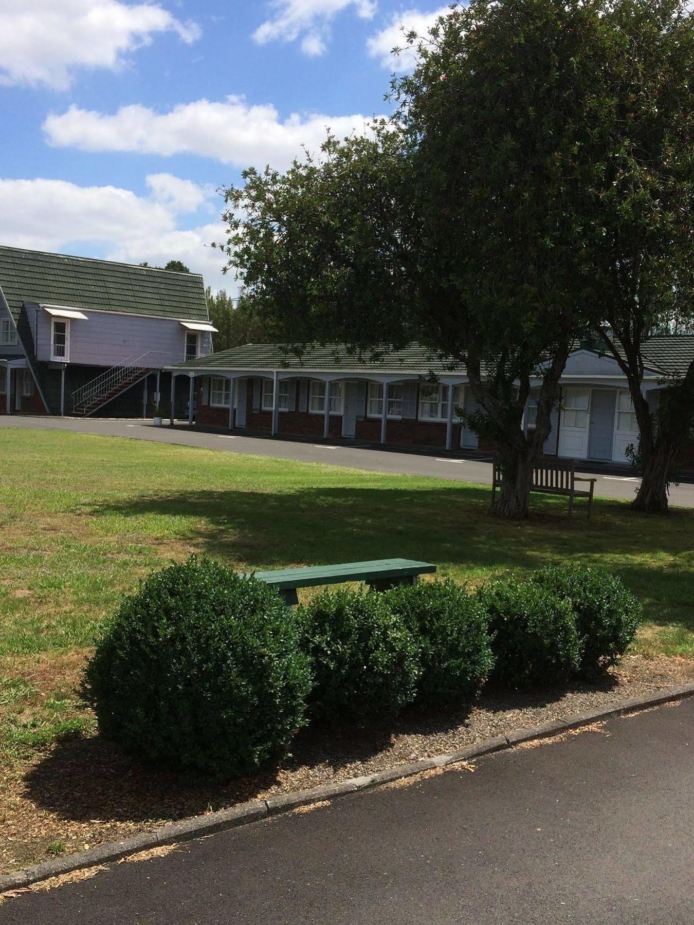 Colonial Motel Papakura Exterior photo